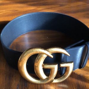Wide GG belt.